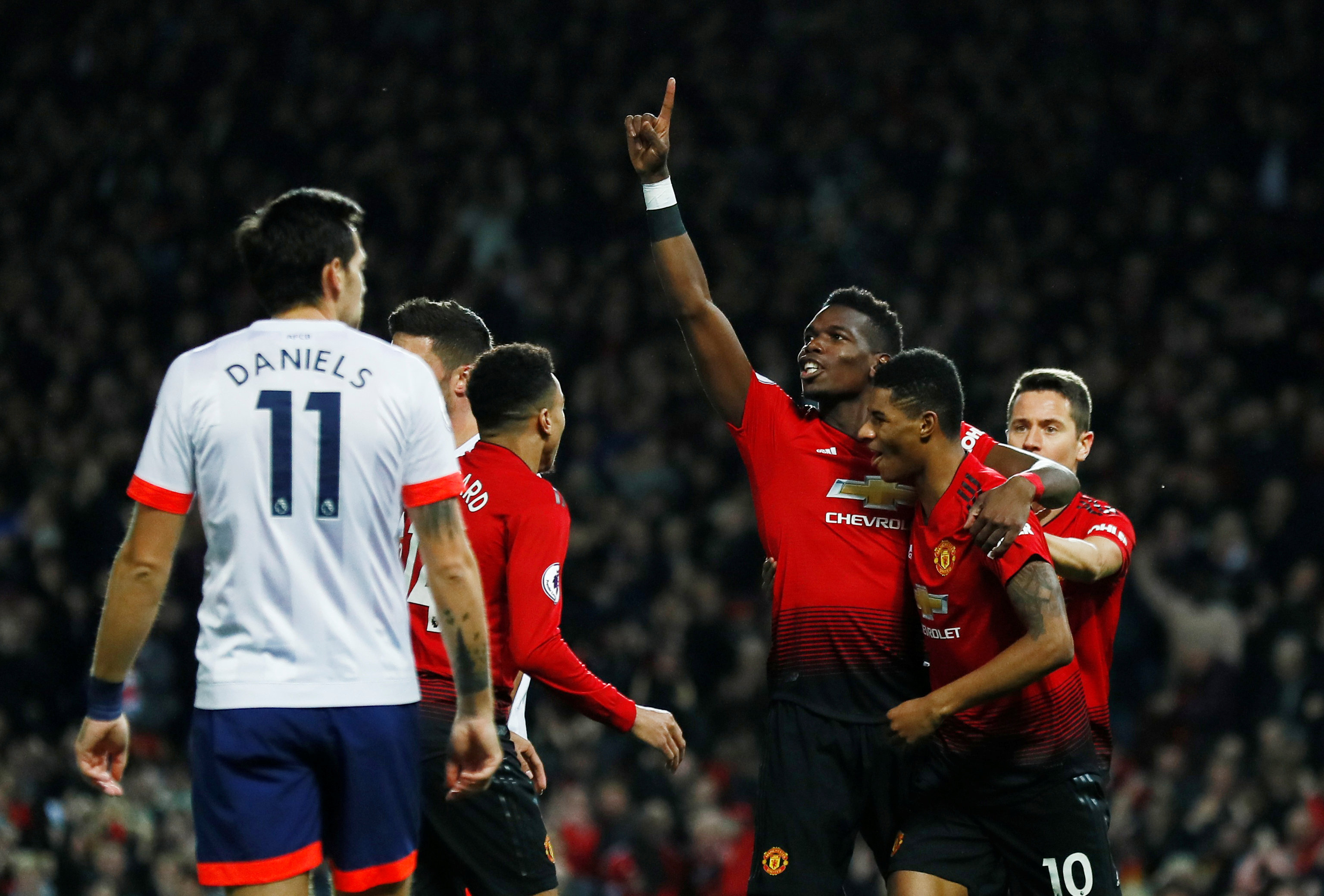 与其他俱乐 与其他俱乐